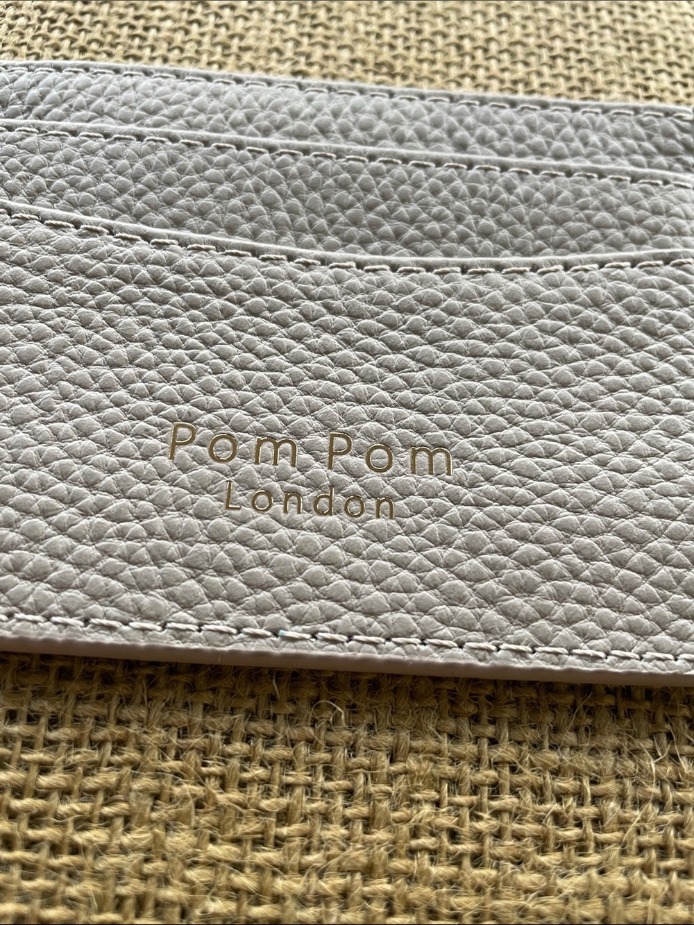 Pom Pom London Pebbled Card Holder in Light Gray - Picture 3 of 7